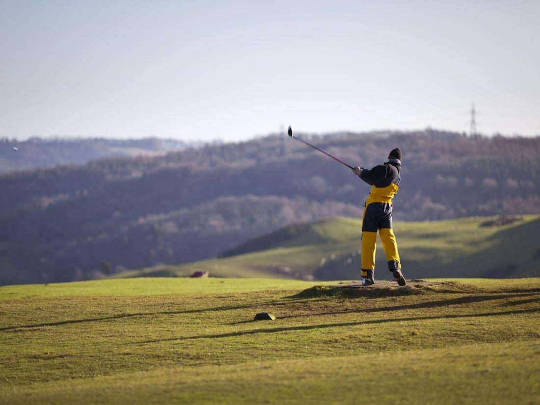 Choosing the Perfect Pair of Classic Waterproof Golf Sport Shoes